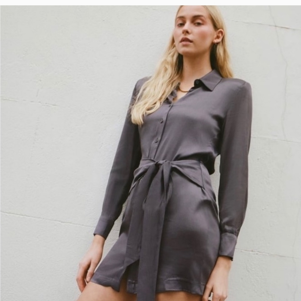 NWT. Satin effect dresd
